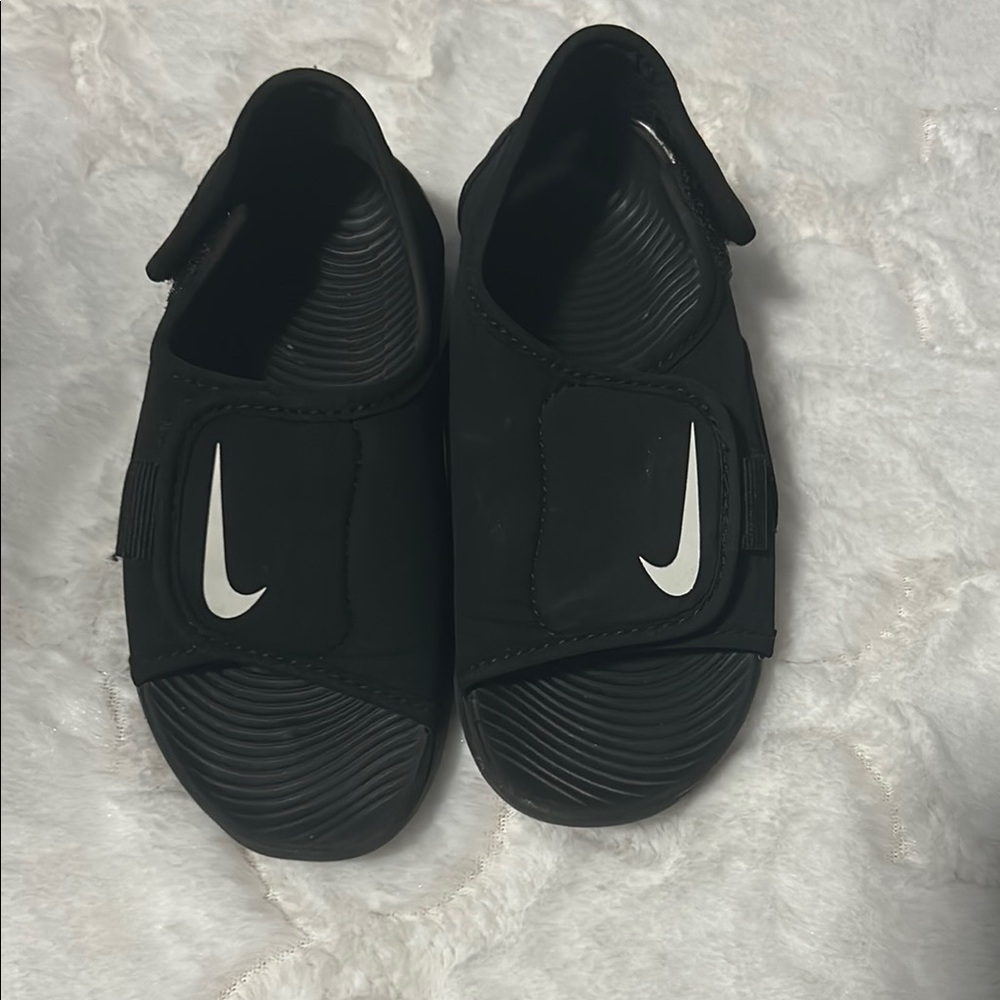 Nike Black Sandals with Textured Footbed and Wide Strap